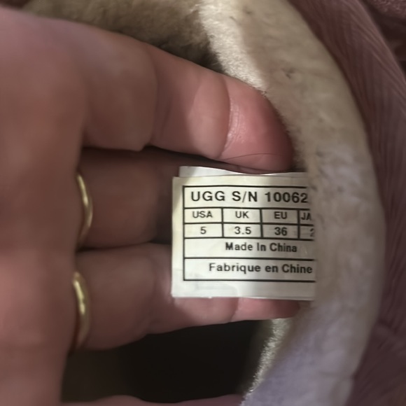 UGG girl size 5 - Picture 5 of 10